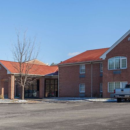 Days Inn & Suites By Wyndham Lancaster Amish Country Mountville Exteriör bild
