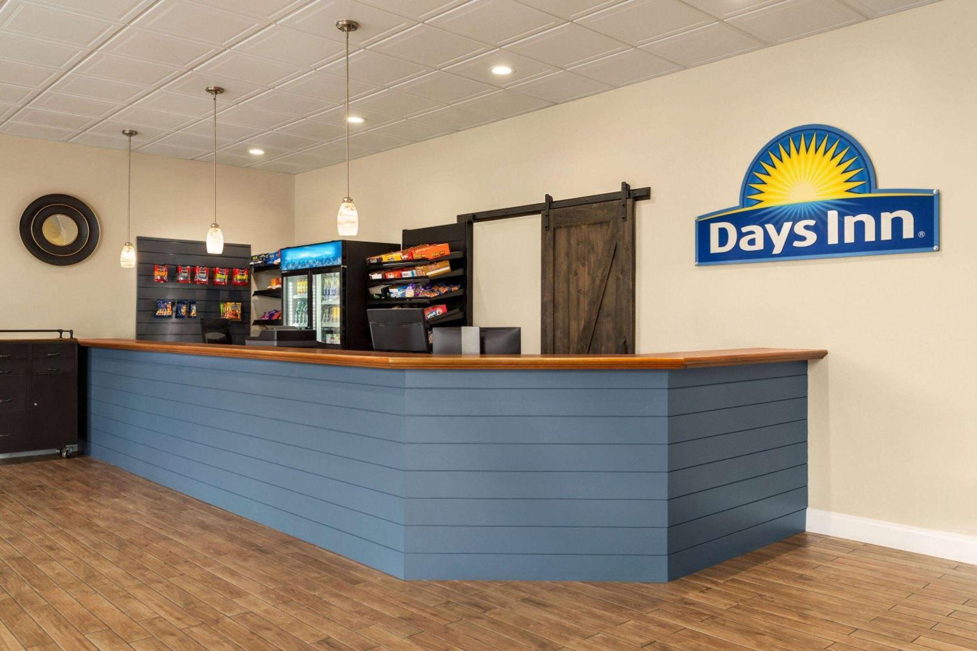 Days Inn & Suites By Wyndham Lancaster Amish Country Mountville Exteriör bild