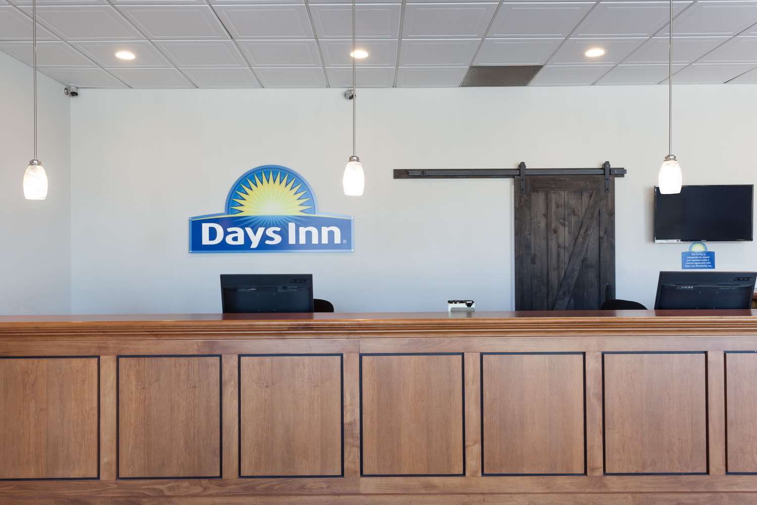 Days Inn & Suites By Wyndham Lancaster Amish Country Mountville Exteriör bild